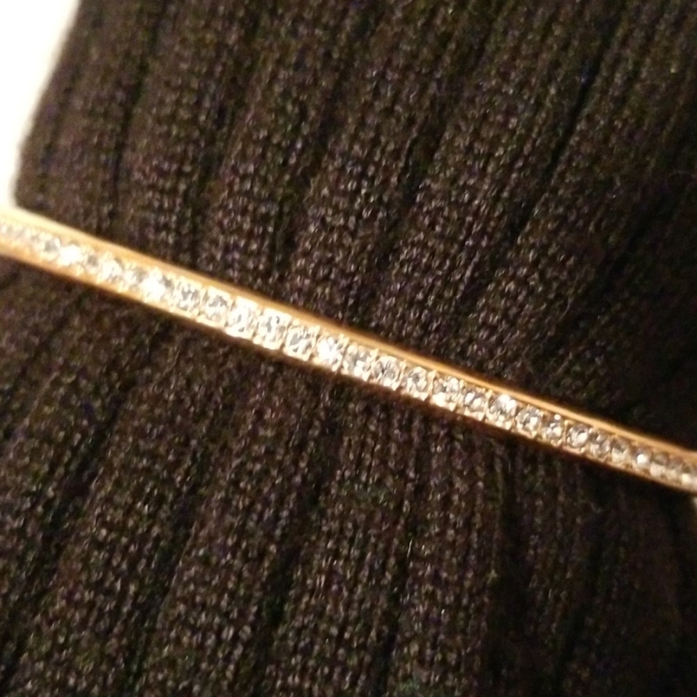 NWT!! Rosegold Bracelet and Earrings Set - Picture 7 of 8